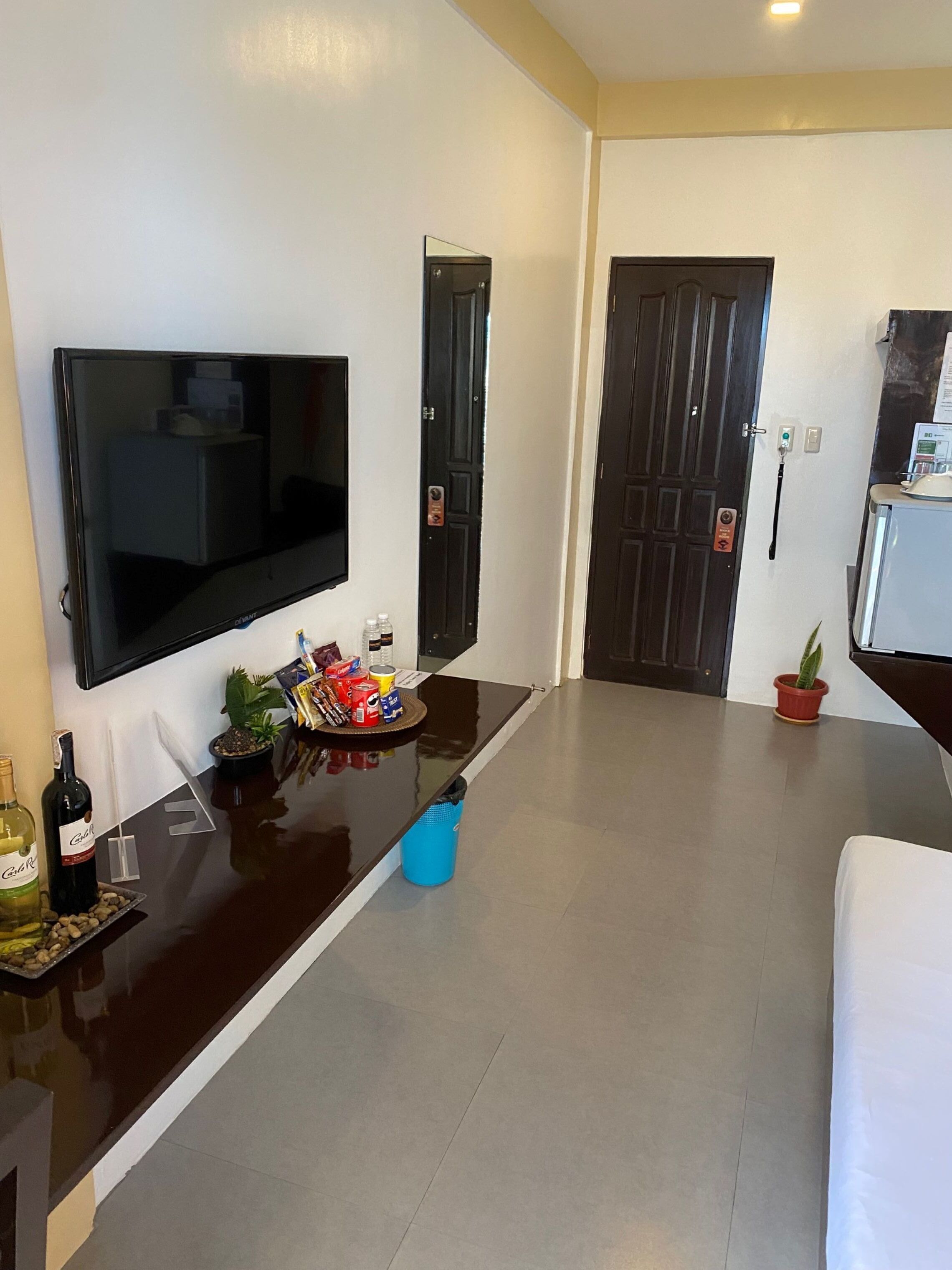 deluxe room | minibar