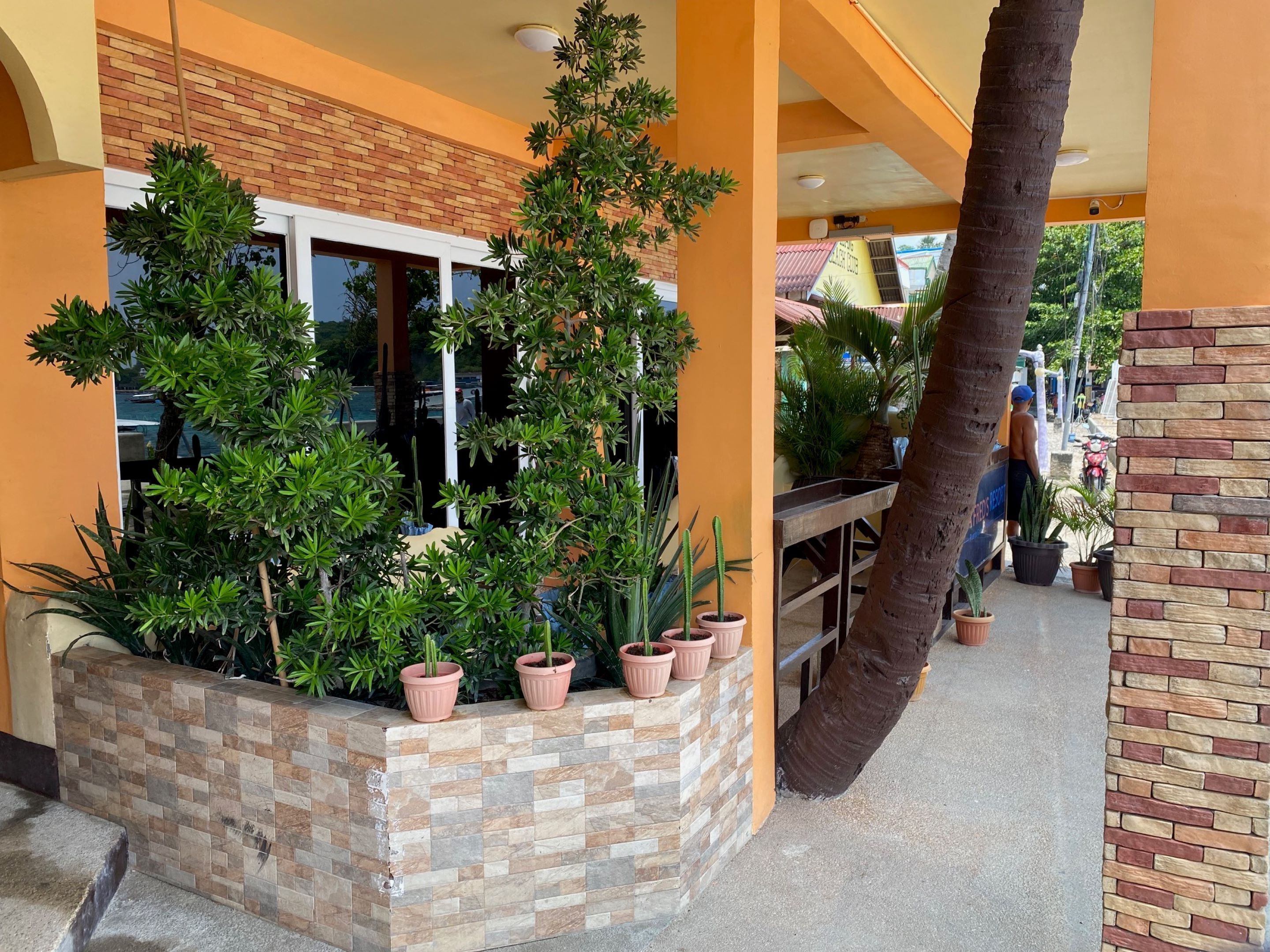 room, oceanfront | minibar, in-room safe, desk, blackout curtains