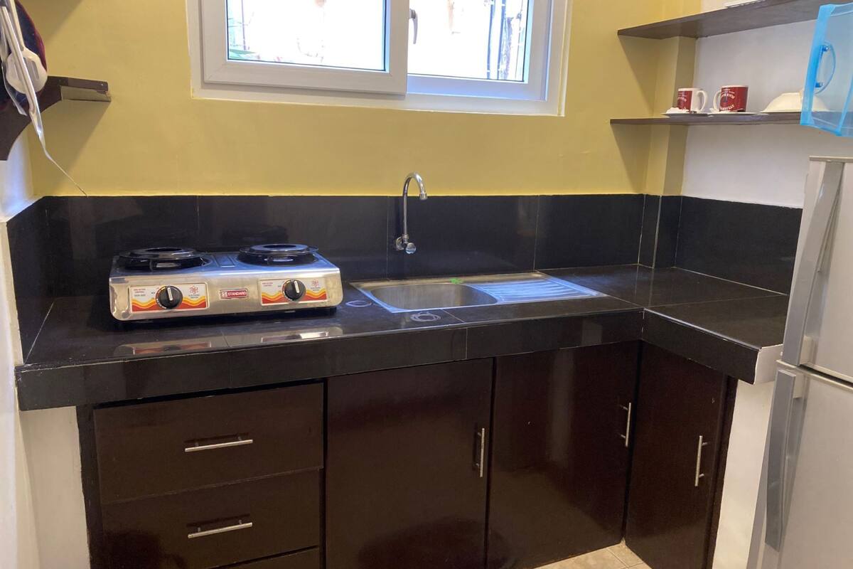 deluxe studio | private kitchen | coffee/tea maker, electric kettle