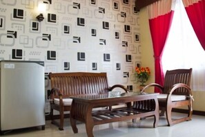 Living area - New Cahaya Hotel (Sidoarjo)