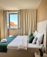 标准双人房, 1 间卧室 | 高档床上用品、Select Comfort 床、迷你吧、客房内保险箱