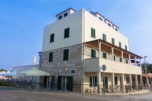 Fachada da propriedade