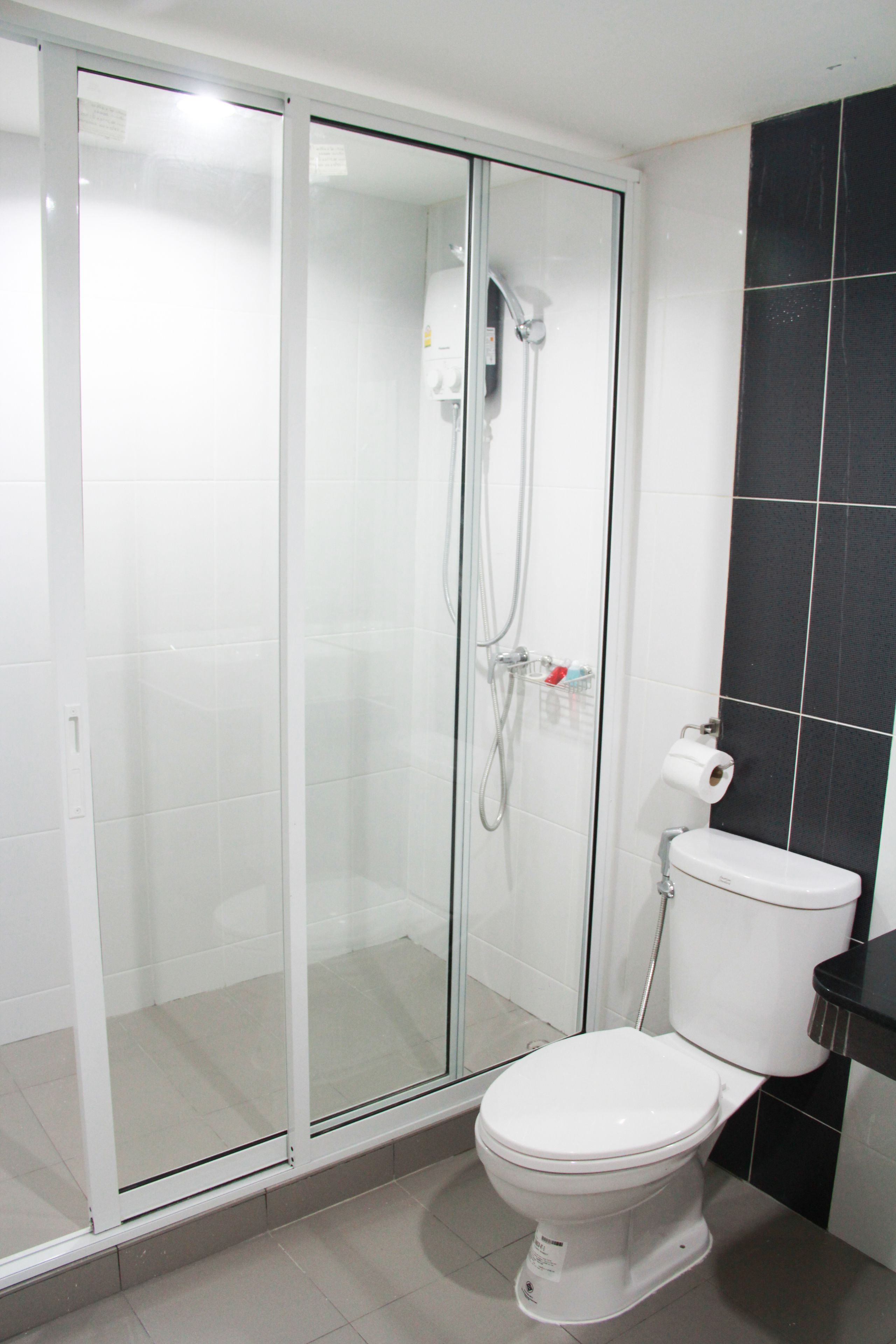 Shower, free toiletries, hair dryer, towels