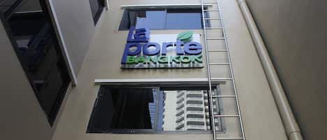 واجهة المنشأة