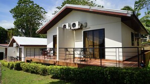 Carneros Inn Quad - Bakasyunan Resort Tanay (Tanay)