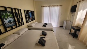 Desk, bed sheets - Bakasyunan Resort Tanay (Tanay)