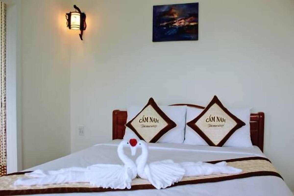 Deluxe Double Room, Balcony | Minibar, desk, WiFi (free), bed sheets