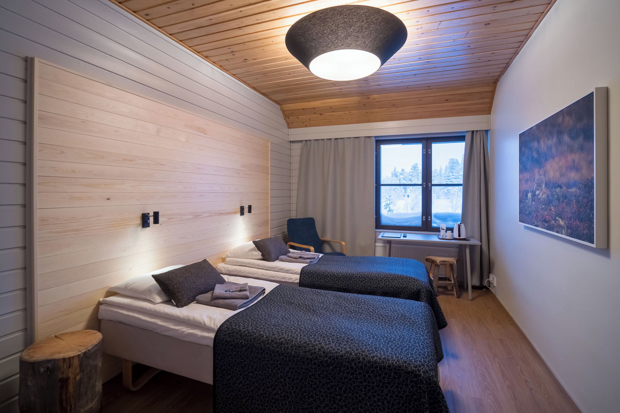 Desk, free WiFi, bed sheets