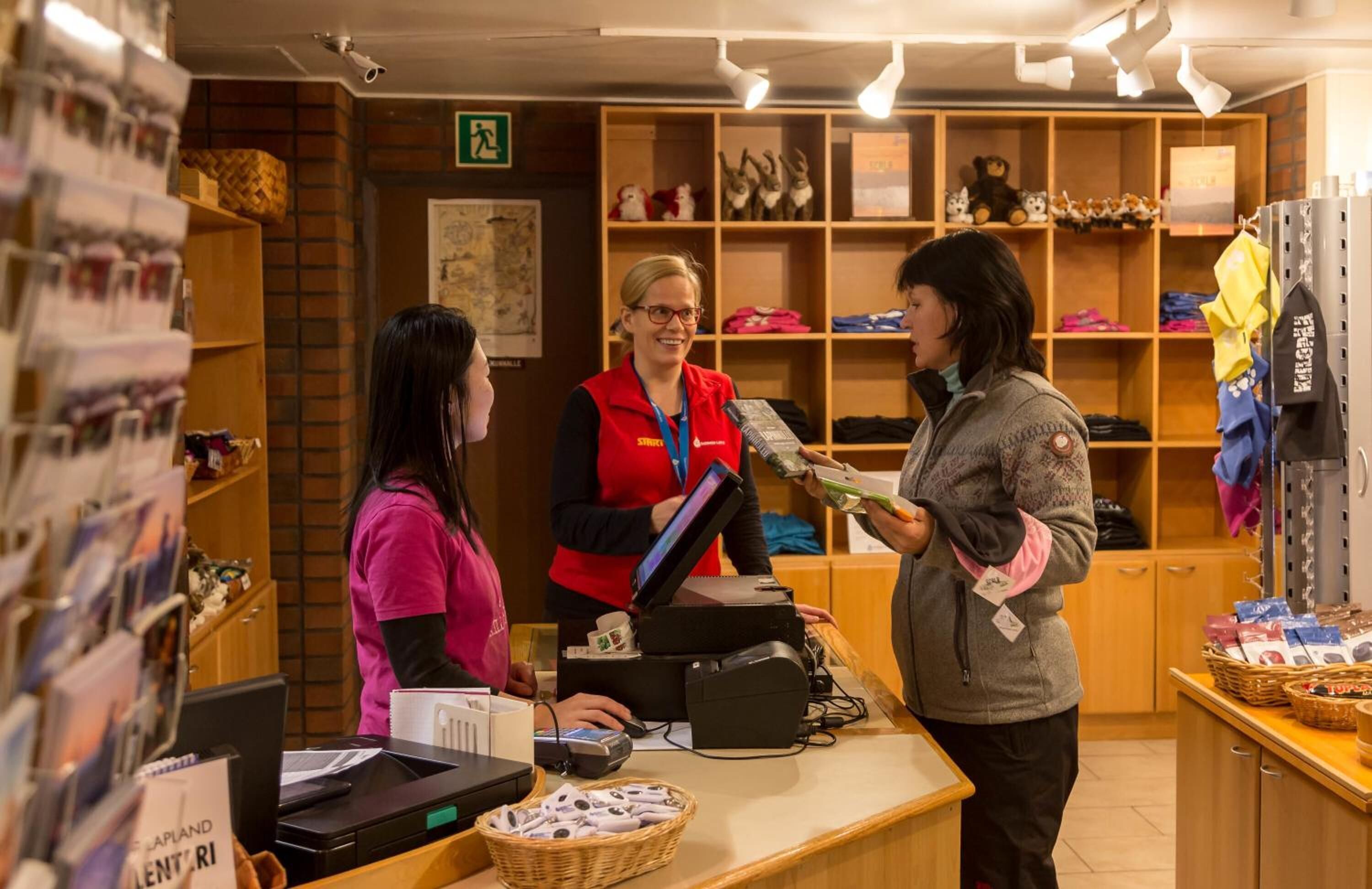 2 restaurants, breakfast served