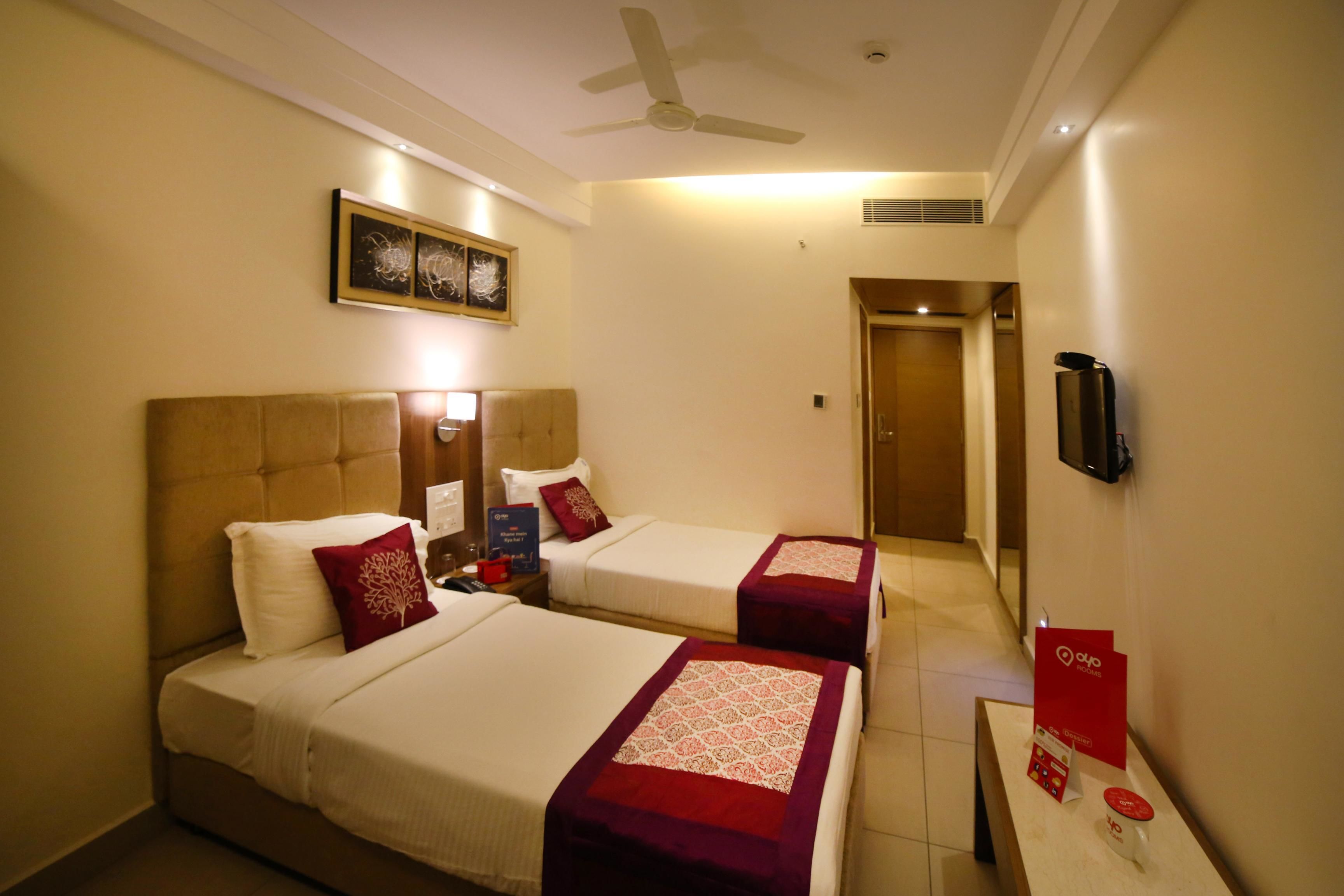 Caja de seguridad en la habitación y escritorio 