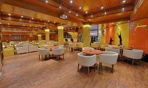 Bar (on property) - Metro Grand Hotel (Chennai)