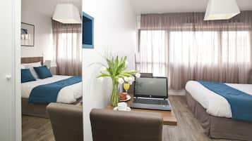 In-room safe, desk, soundproofing, free WiFi