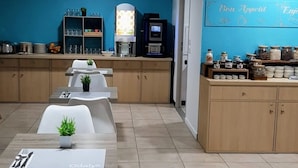 Se ofrece un desayuno bufé todos los días (por un coste adicional)