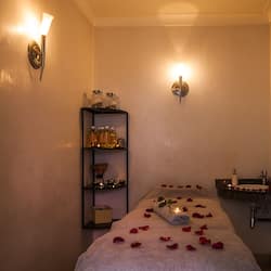 Couples treatment rooms, sauna, hot tub, steam room, Turkish bath