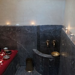 Couples treatment rooms, sauna, hot tub, steam room, Turkish bath