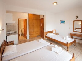 Iron/ironing board, free WiFi, bed sheets