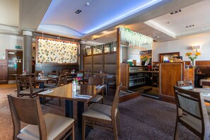 Deluxe Double Room, Ensuite | Restaurant