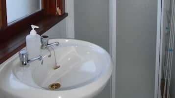 Deluxe Suite | Bathroom