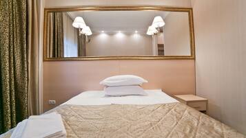 In-room safe, desk, soundproofing, free WiFi