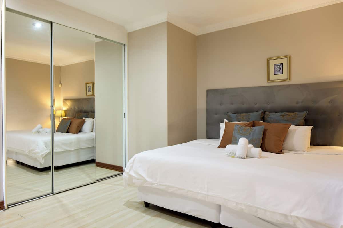 Deluxe Double Room, 1 Queen Bed, Garden View | In-room safe, individually furnished, desk, laptop workspace