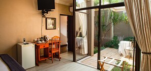 In-room safe, individually furnished, desk, iron/ironing board