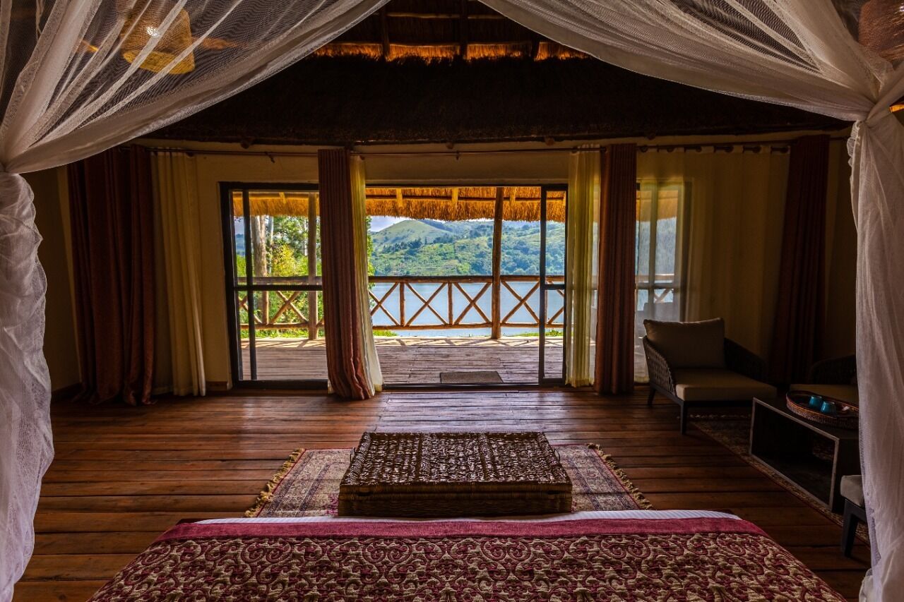 Safe på rommet, skrivebord, blendingsgardiner og wi-fi (inkludert)