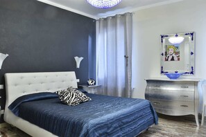 Superior Double Room, 1 Double Bed | Minibar, in-room safe, individually decorated, individually furnished - Ca' del Cinema (Venice)