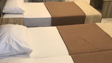 Triple Room | In-room safe, soundproofing, free WiFi, bed sheets