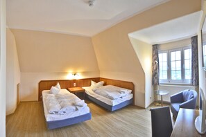Comfort Twin Room, 1 Bedroom, Non Smoking, Valley View | Premium bedding, desk, soundproofing, free WiFi