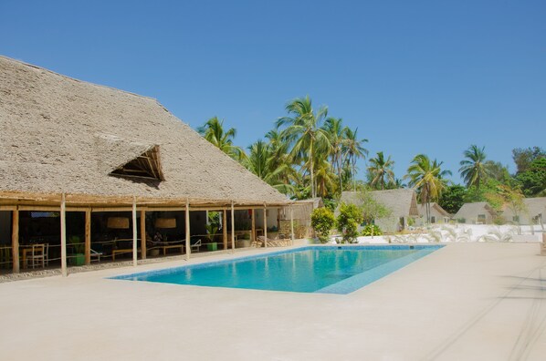 2 outdoor pools, pool loungers - Cristal Resort (Paje)