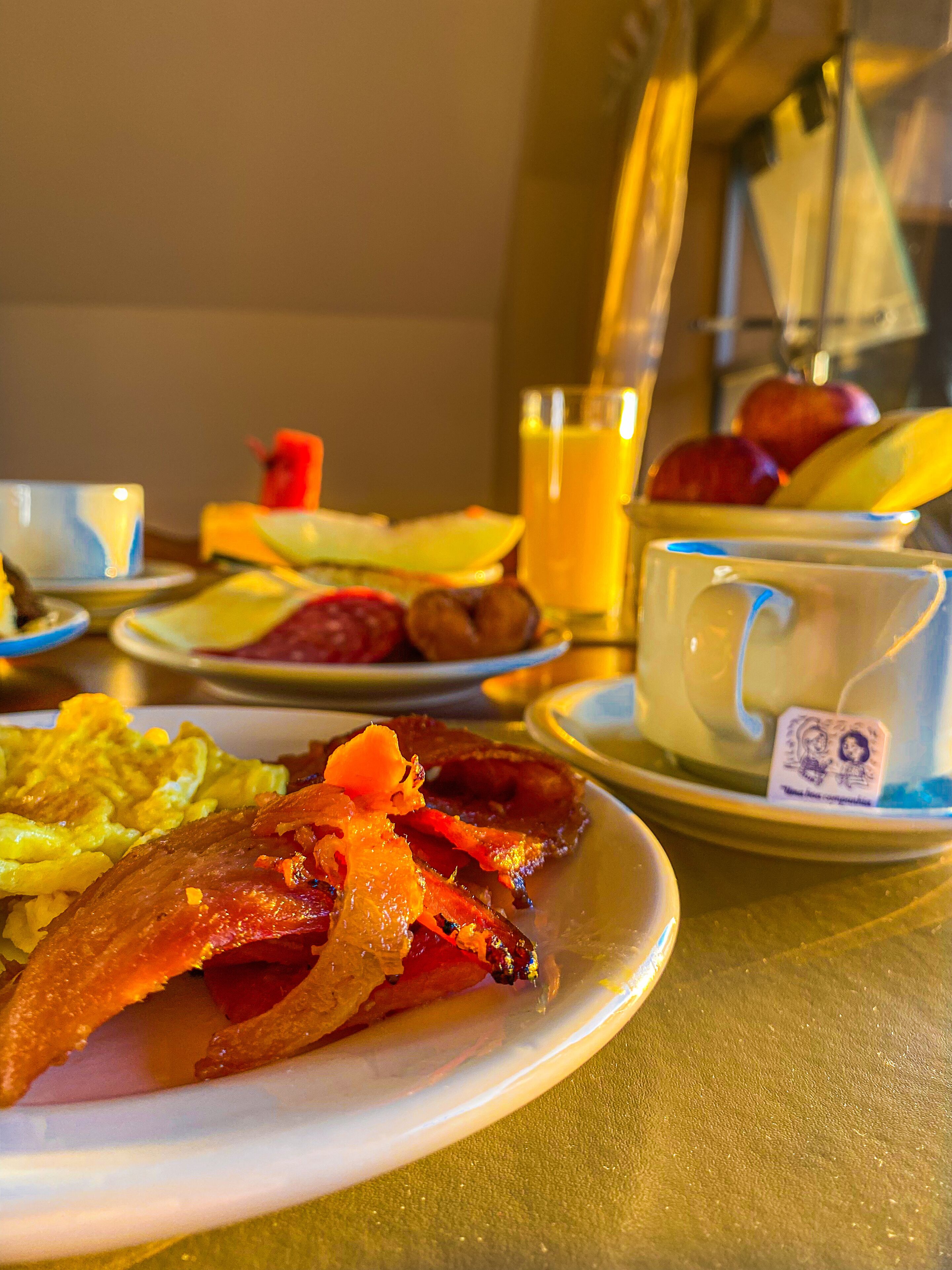 breakfast and dinner served, international cuisine