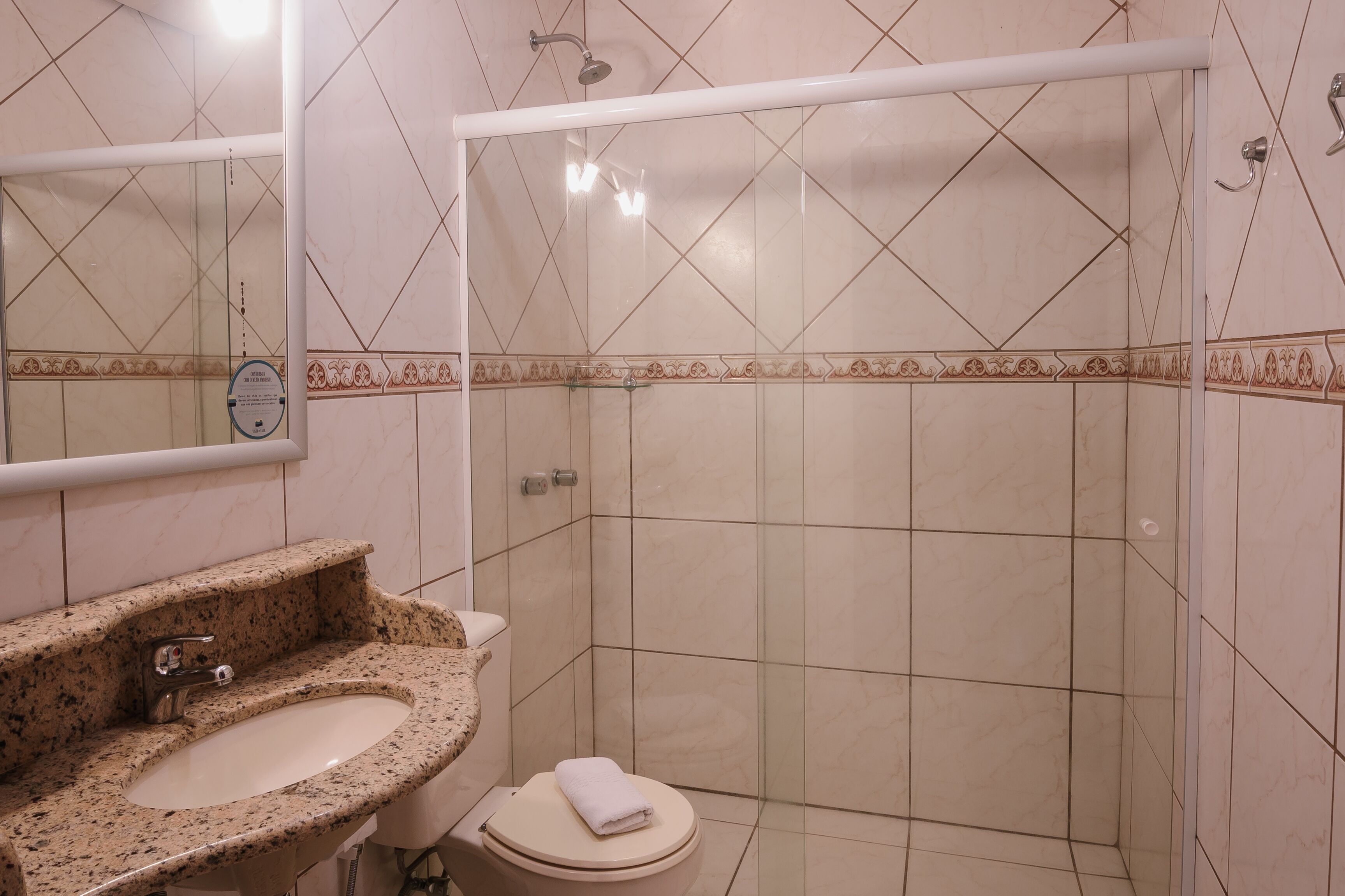 deluxe double room | bathroom | free toiletries, hair dryer, bidet, towels