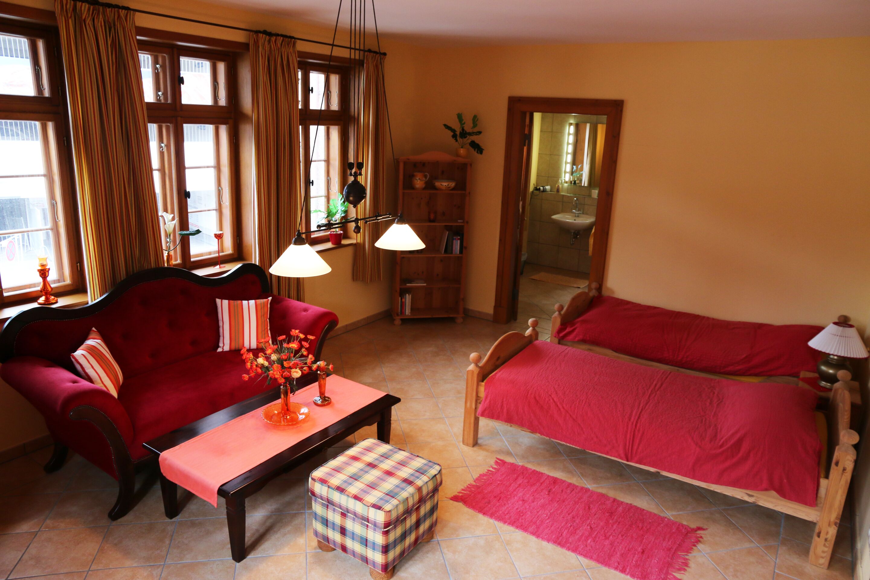 Kamer, 1 twee- of 2 eenpersoonsbedden, privébadkamer | Kamervoorziening