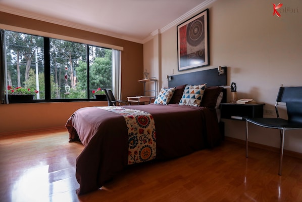 Cubrecamas, colchones con pillow-top y minibar