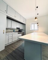 高级公寓 | 私人厨房 | 炉灶、洗碗机、烤面包机、厨具/餐具