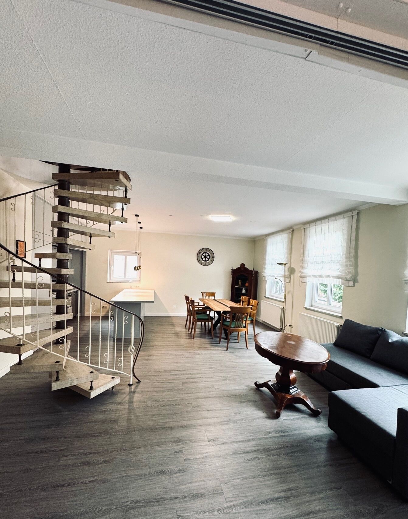 superior apartment | living area | 32-inch tv with satellite channels, offices