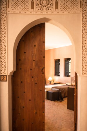 Luxury Double Room | Premium bedding, in-room safe, desk, iron/ironing board - Villa Catherine of Marrakech (Sidi Abdallah Ghiat)
