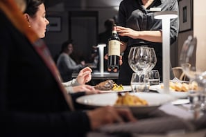 Lunch and dinner served - Uve Rooms & Wine Bar (La Morra)