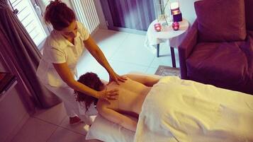 Massage dans la chambre