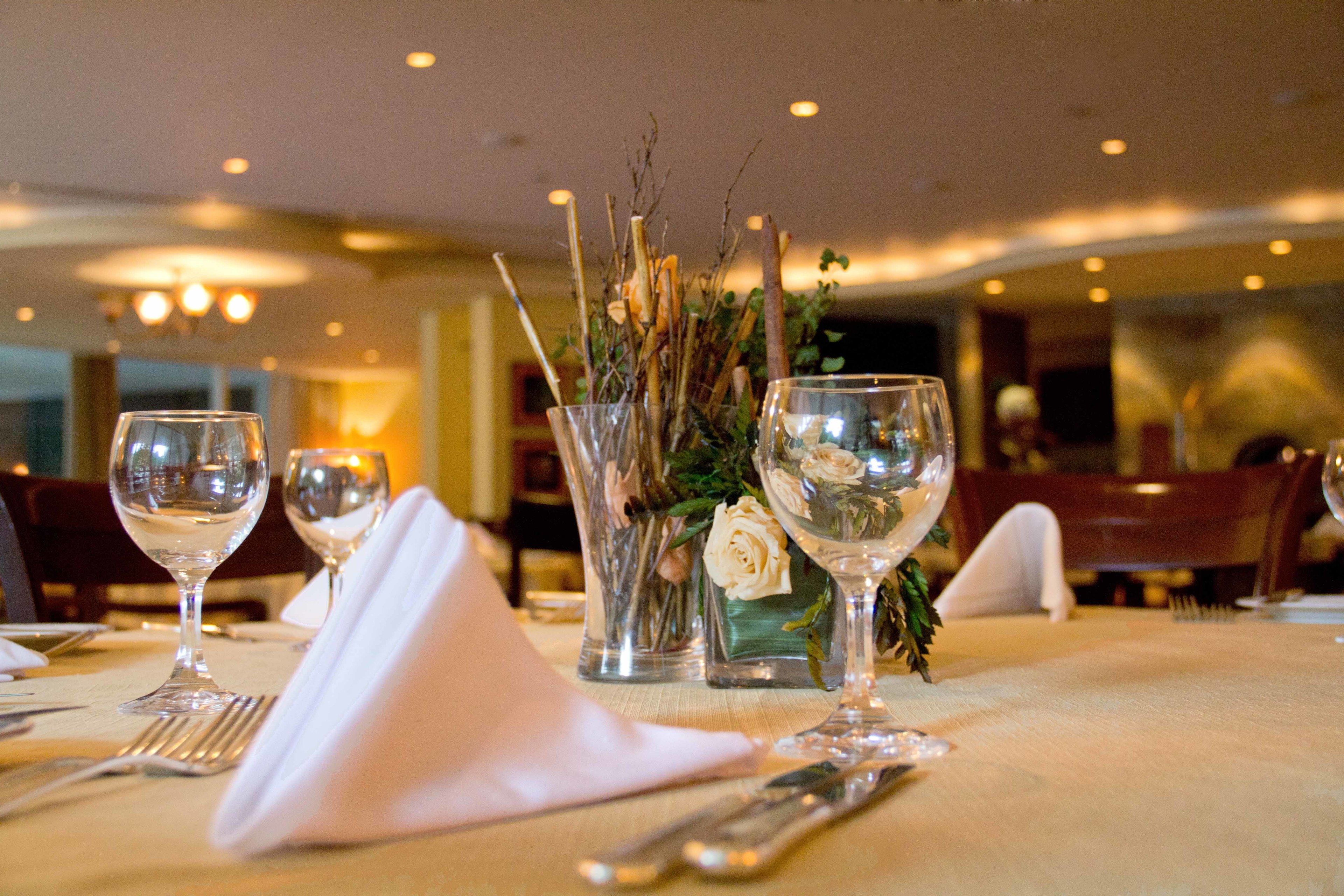 تقديم الإفطار والغداء والعشاء