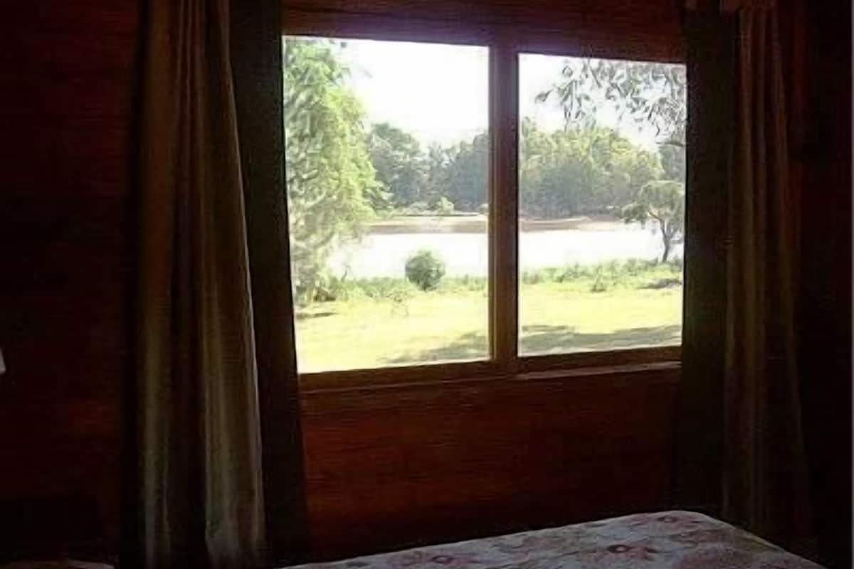 In-room safe, free cribs/infant beds, free WiFi, bed sheets