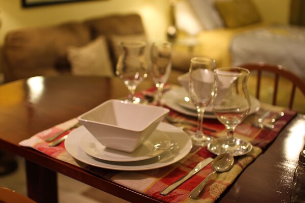 Comfort Studio, 1 Bedroom | In-room dining - Sunset Strip Acadia Guest Apartment (Kingston)