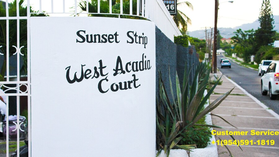Sunset Strip Acadia Guest Apartment