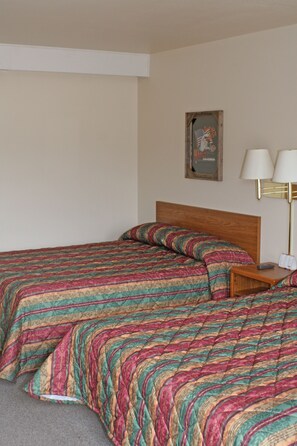 Fer et planche à repasser, Wi-Fi gratuit, draps fournis