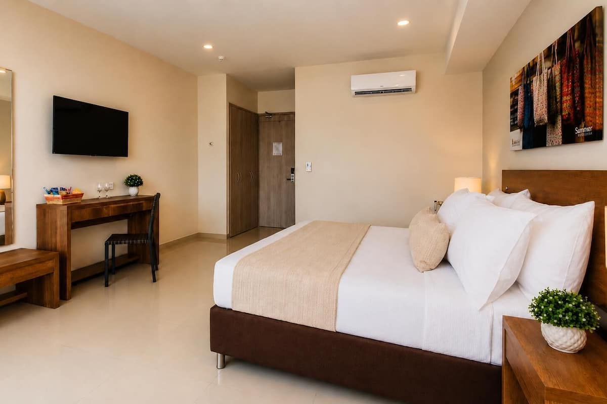 In-room safe, blackout curtains, soundproofing