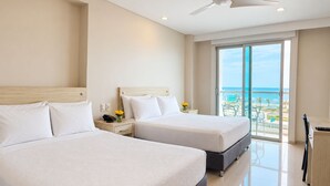 Family Quadruple Room, Ocean View (Cuadruple) | In-room safe, desk, laptop workspace, blackout drapes - Hotel Summer Frente Al Mar (Cartagena)