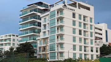 Fachada da propriedade