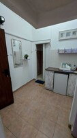 Quarto triplo romântico | Cozinha privada | Cafeteira/chaleira, geladeira, micro-ondas, cooktop