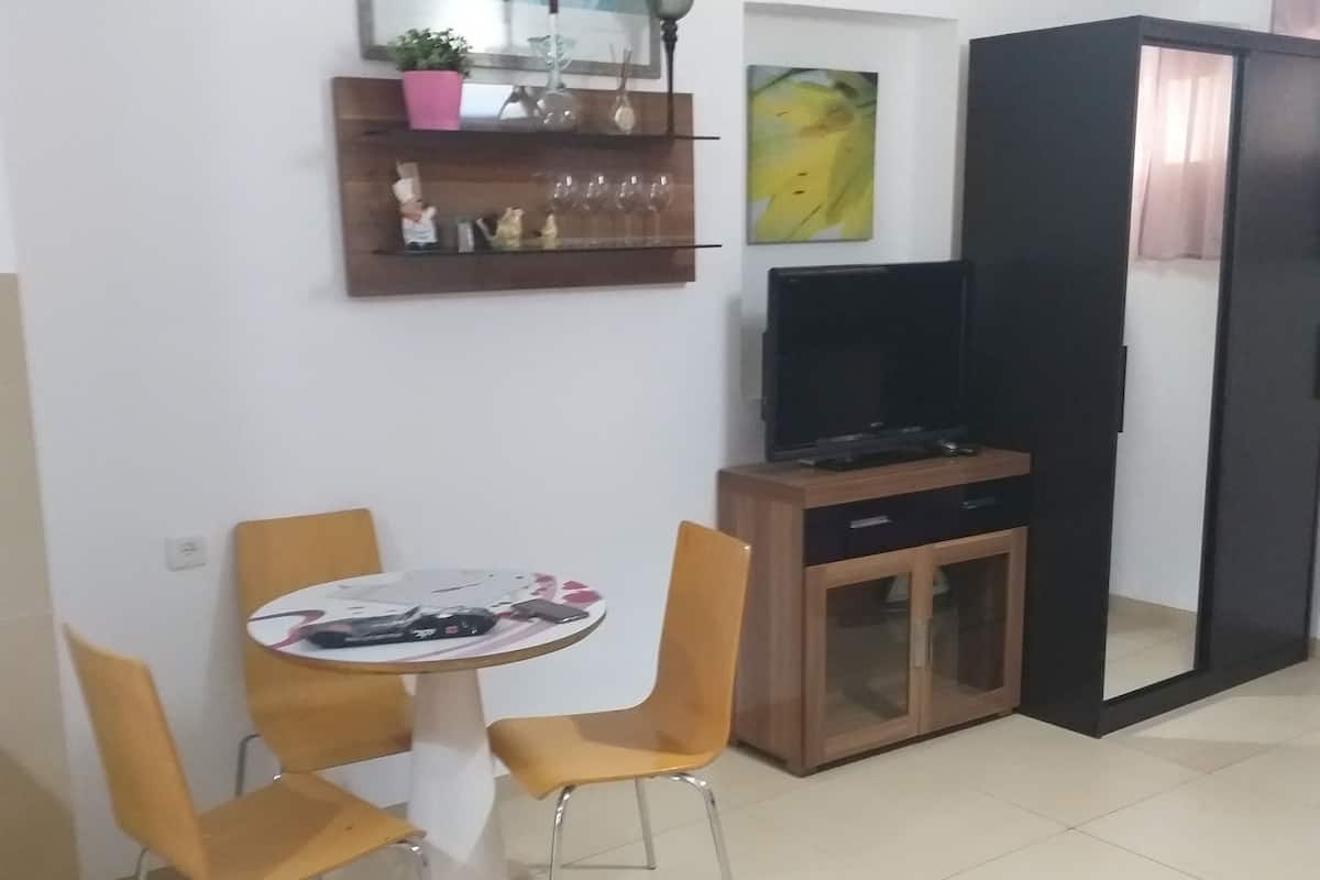 1 bedroom, soundproofing, iron/ironing board, free WiFi