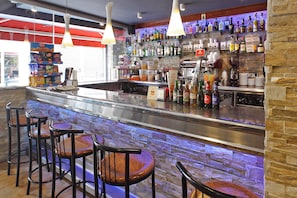 Bar (on property) - Pensión El Amigo (Lloret de Mar)